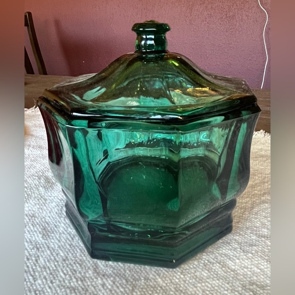 Vintage Indiana Glass GREEN CONCORD Octagon Candy Dish With Lid - Picture 2 of 7